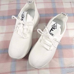 【新品未使用】メッシュスニーカー　ホワイト　白　24.5-25.0cmの画像