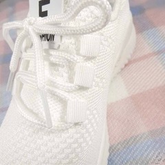 【新品未使用】メッシュスニーカー　ホワイト　白　24.5-25.0cmの画像