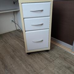 多目的デスクの画像