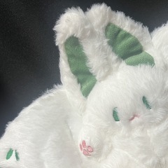 コウモリみたいな猫のぬいぐるみの画像