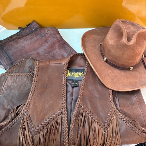 革　帽子　ズボン　ベスト 試着OK