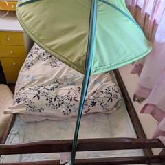 ベッドの屋根的な葉っぱ IKEAの画像
