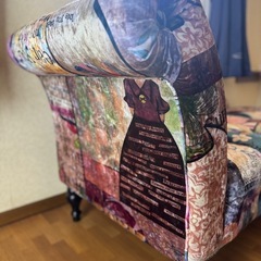 パッチワークソファーの画像