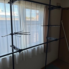室内洗濯物干しの画像