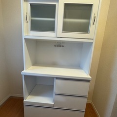 食器棚 カップボード の画像