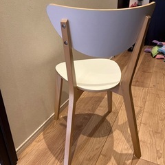 IKEA イス　ダイニングテーブルチェアの画像