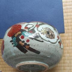 梅形の菓子鉢の画像