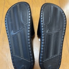 新品　NIKE ベナッシ　サンダル　25.0の画像