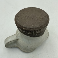 陶器製ピッチャーの画像