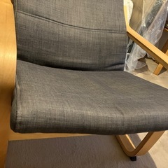 クッション付きポエングパーソナルチェアの画像