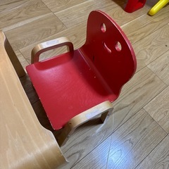 子供用　椅子　テーブルセットの画像