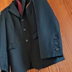 東月寒中学校　男子　制服　ブレザーとネクタイの画像
