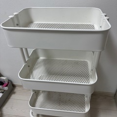 IKEA ロースコグ ワゴン ホワイト の画像