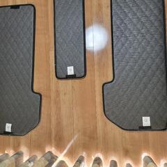アルファード、ヴルファ専用、床マット(2、3列目用)の画像