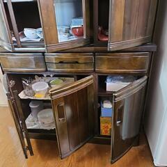 食器棚の画像