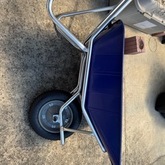 【プラスチック＆アルミ製】一輪車　猫車　運搬車の画像