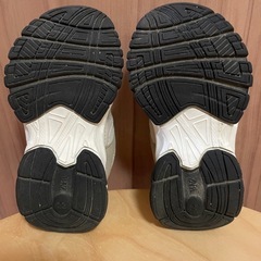 【美品】ZARA ザラ ベビースニーカー 13.5 子供靴 運動靴 キッズスニーカーの画像