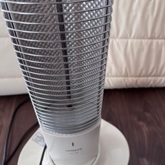 日立 HLH-150K カーボンヒーター（高さ約90cm・動作確認済み）の画像