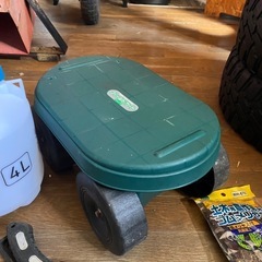 ①ガーデニング 庭の手入れ 除草作業 の画像