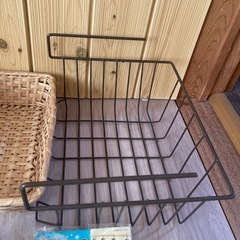 カゴ　ティッシュホルダー　ツイストハンガーなど　　の画像