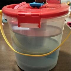 トミカどんどんでてくる！でるでるバケツの画像
