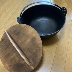囲炉裏に使えそうな鍋の画像