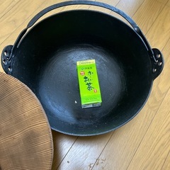 囲炉裏に使えそうな鍋の画像