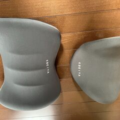 グレーが上品な首と腰をサポートするランバーサポート　2セット【新品】の画像