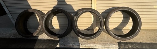 タイヤ　225/30/20 85W