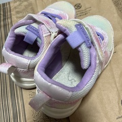 15センチくらい 女の子 ほぼ使っていない スニーカーの画像