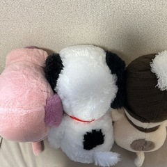 スヌーピーぬいぐるみ3つピンク、白、ベージュの画像
