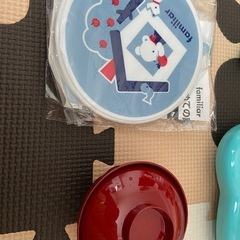 おもちゃと哺乳瓶
の画像