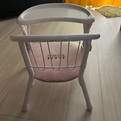 ベビーチェアの画像