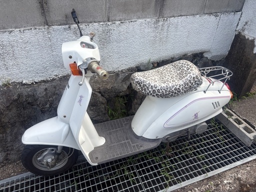 スズキ蘭　原付　バイク