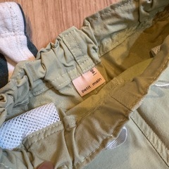 男の子　夏服と帽子の画像