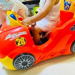車のおもちゃの画像