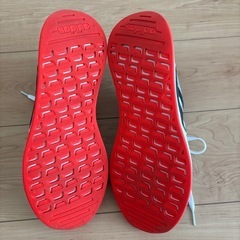 ADIDAS スニーカーの画像