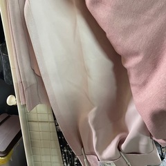 ㊿　ニトリ　カーテン　遮光　防炎　ピンクの画像