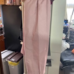 ㊾　ニトリ　カーテン　遮光　防炎　ピンク