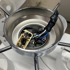 O2508-685 ニトリ 5灯式シーリングライト 年式表記無し 点灯確認済み 電球付き 中古の画像