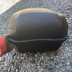 鍵付きバイクリアボックス44リッターの画像