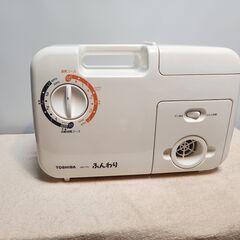 TOSHIBA 布団乾燥機 MD-770 貰い物ですが未使用品です、取説付き、梱包後寸法１００サイズ、５Kｇ。の画像