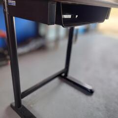 学校の机　1台5000円で　2台有りの画像