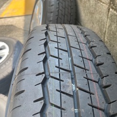 新車外し ハイエース タイヤ ホイール セットの画像