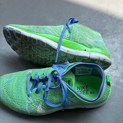 NIKEスニーカー24センチの画像