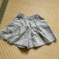 GU色違い　130センチ　子供服の画像