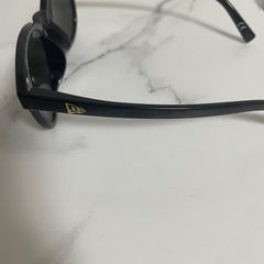 ニューエラーのサングラスの画像