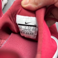 NIKEスニーカー赤23.5センチの画像