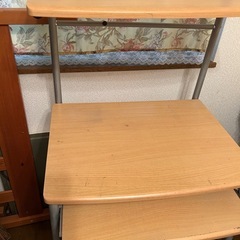 パソコンデスクの画像