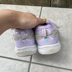 【子供靴】19cm スニーカー 紫 キラキラの画像